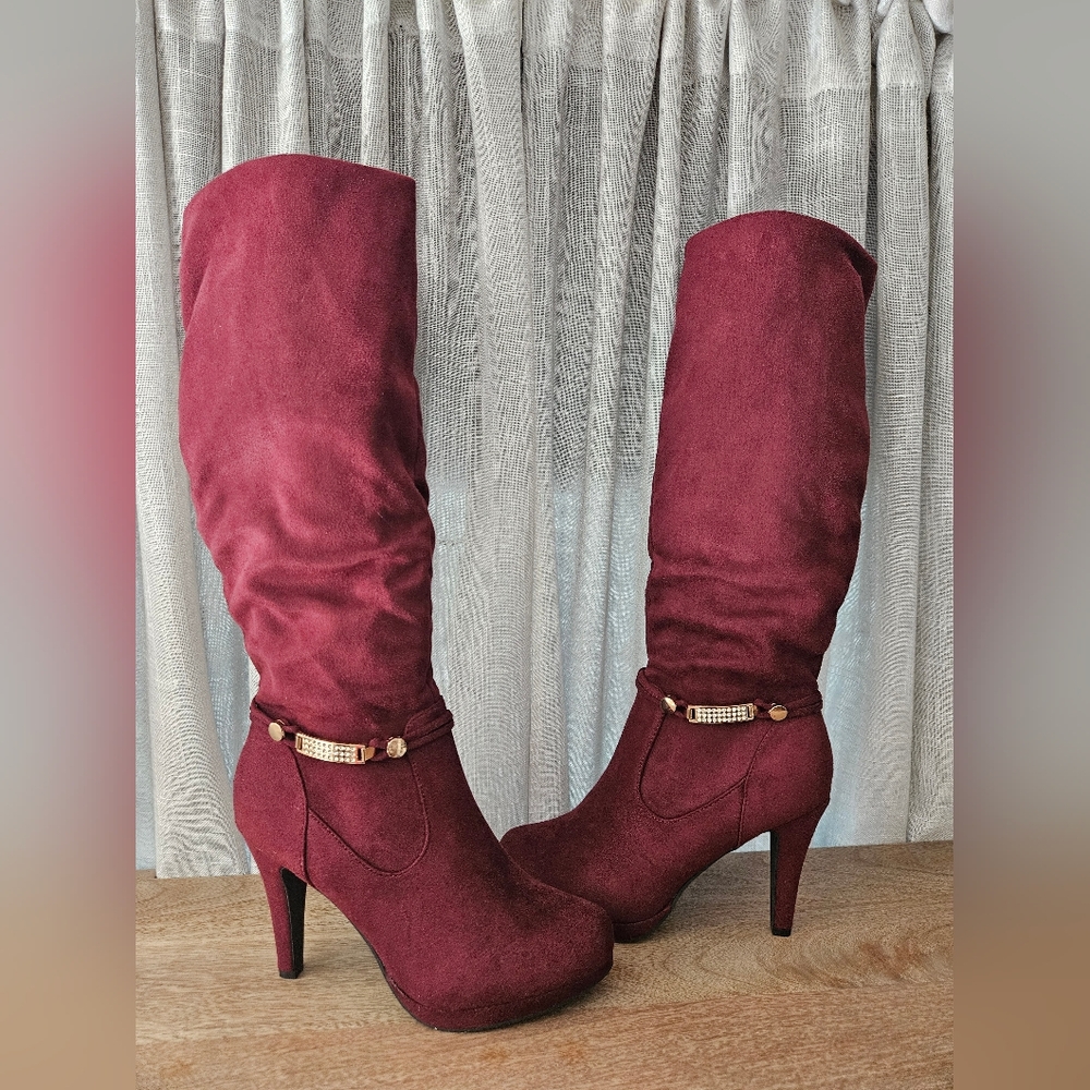 ❤️❤️NEW MAROON KNEE HIGH BOOT HEELS❤️❤️